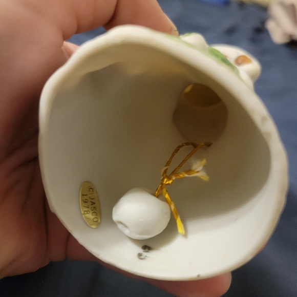 Vintage Royal Majestic Porcelain Bisque Merri-Bells GIRL WITH MUFF by JASCO 1978 - Picture 5 of 5